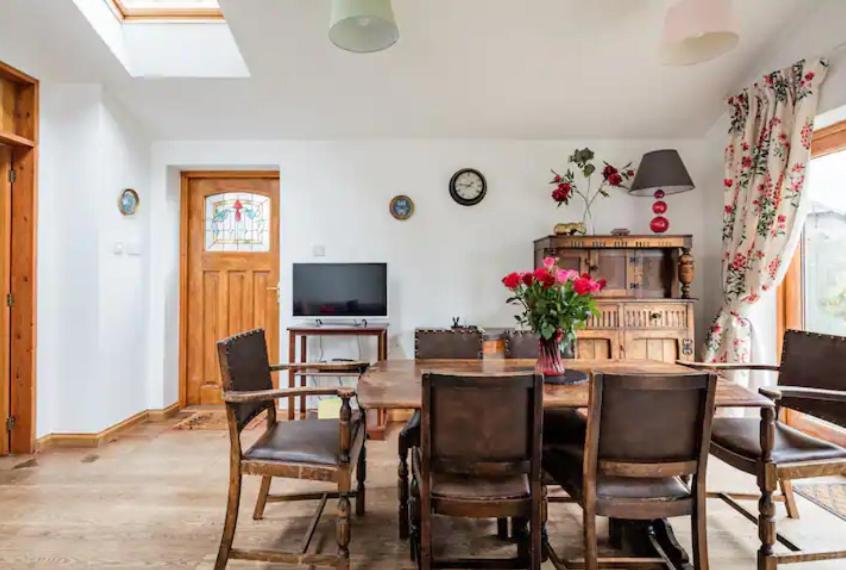 Lovely Three Bedroomed House, Parking 2 Cars Londra Esterno foto